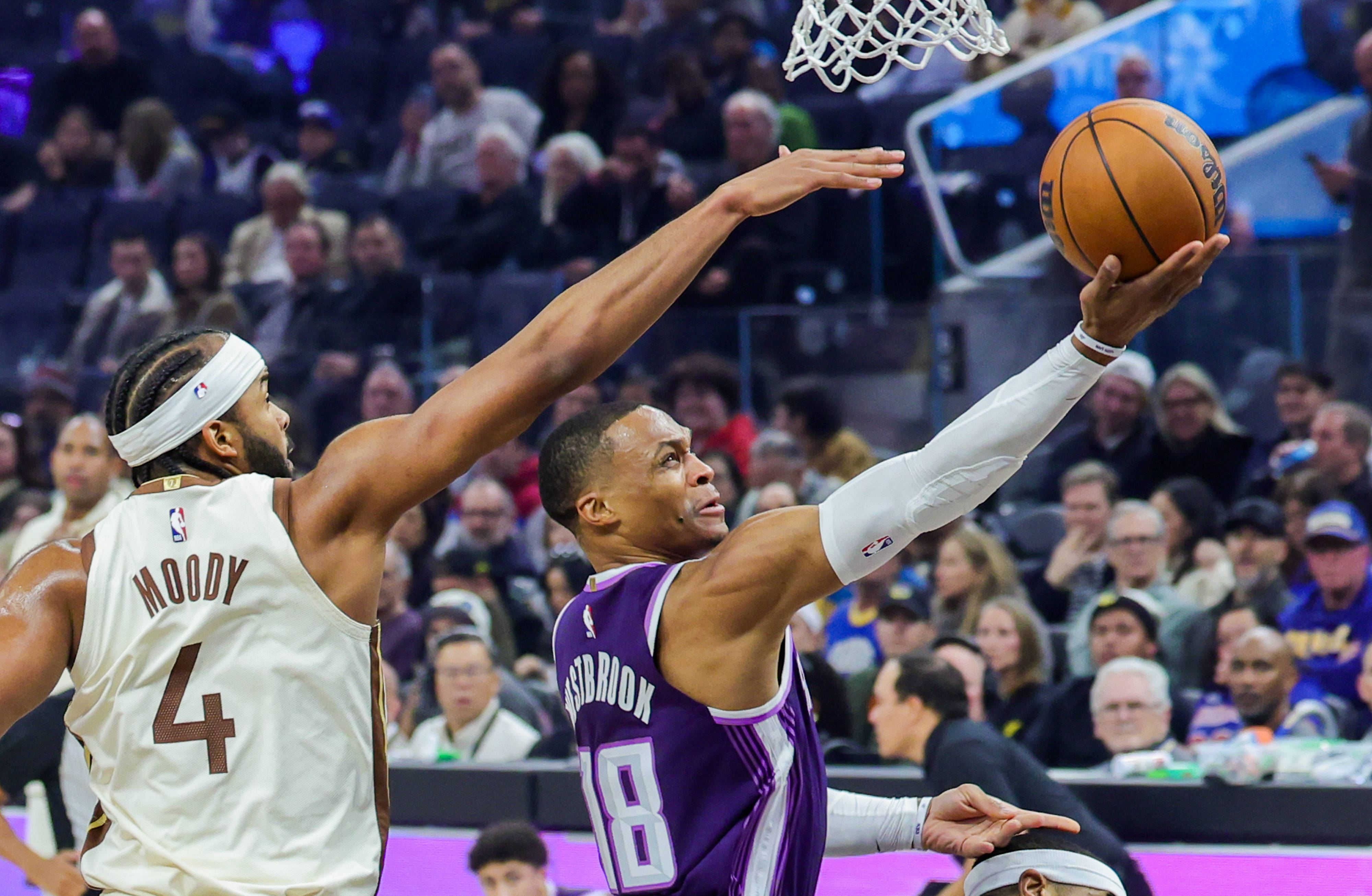 （体育）篮球——NBA常规赛：勇士胜国王