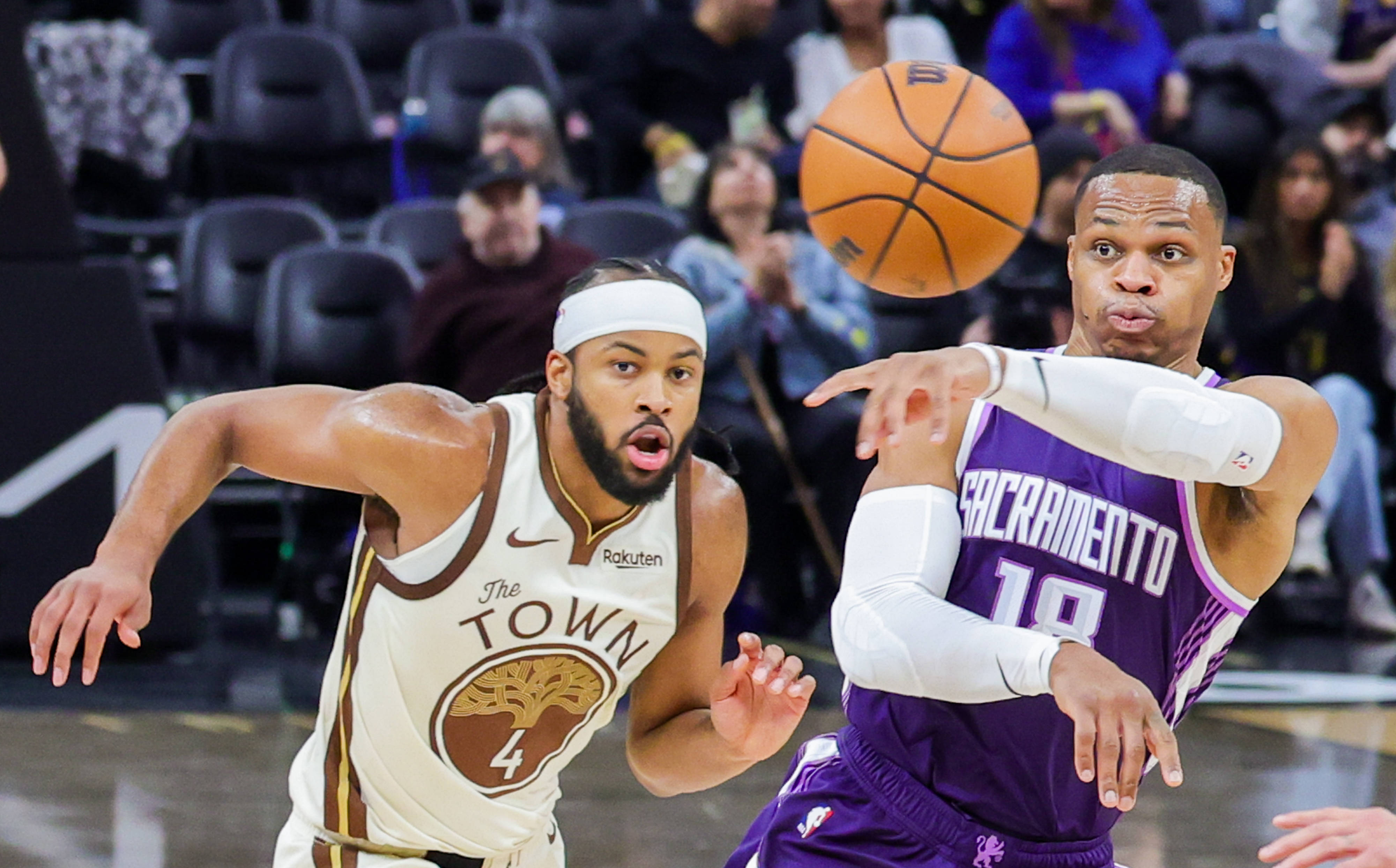 （体育）篮球——NBA常规赛：勇士胜国王