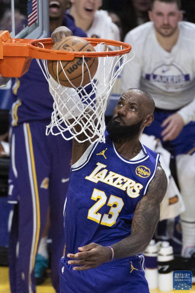 世界杯-篮球丨NBA常规赛：雄鹿胜湖人