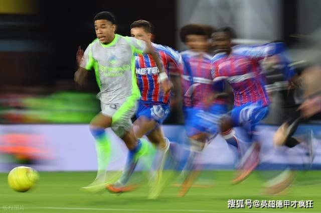 英超西班牙籍三帅领跑积分榜，问欧冠、英超、爱美丽杯花落谁家！