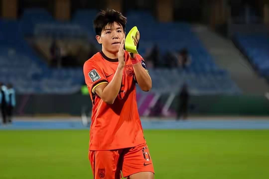 徐彬加盟英超狼队引日本球迷热议:勇气值得点赞,中国足球会提高