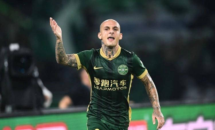 世界杯下注-中超球员最新身价榜发布！米特里策高居榜首，王钰栋领跑本土球员